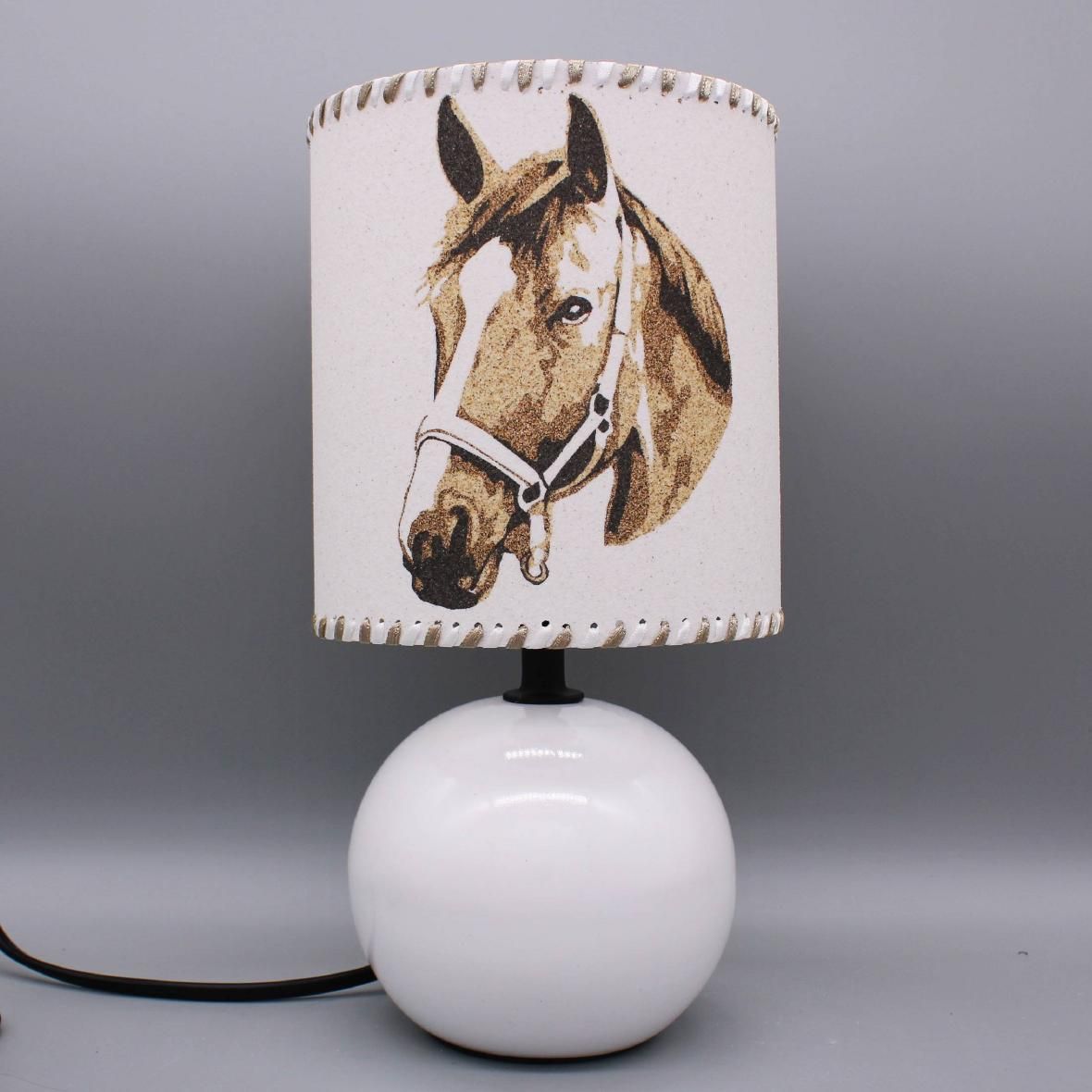 https://www.au-sable-fin.com/img_s1/111427/boutique/lampe-ceramique-boule--cheval.jpg
